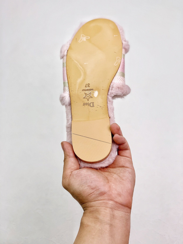 DO DESIGNER SLIPPERS