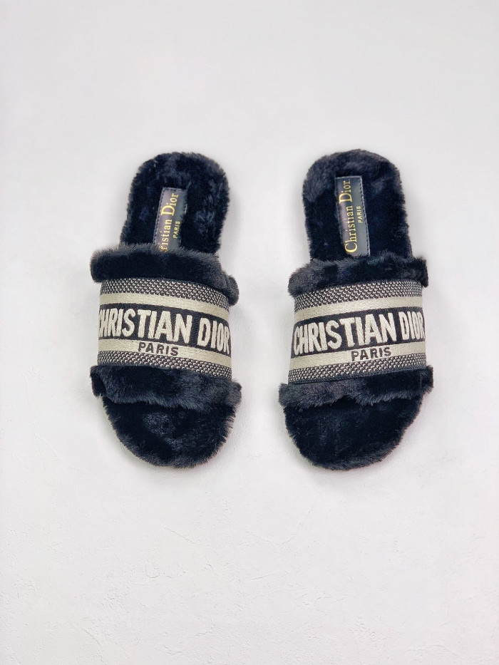 DO DESIGNER SLIPPERS