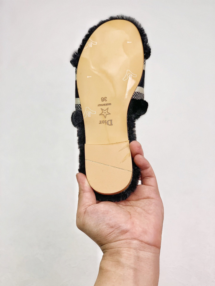 DO DESIGNER SLIPPERS