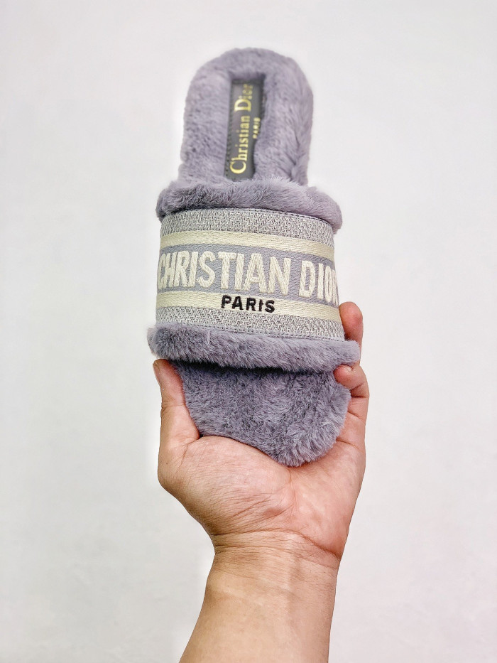 DO DESIGNER SLIPPERS