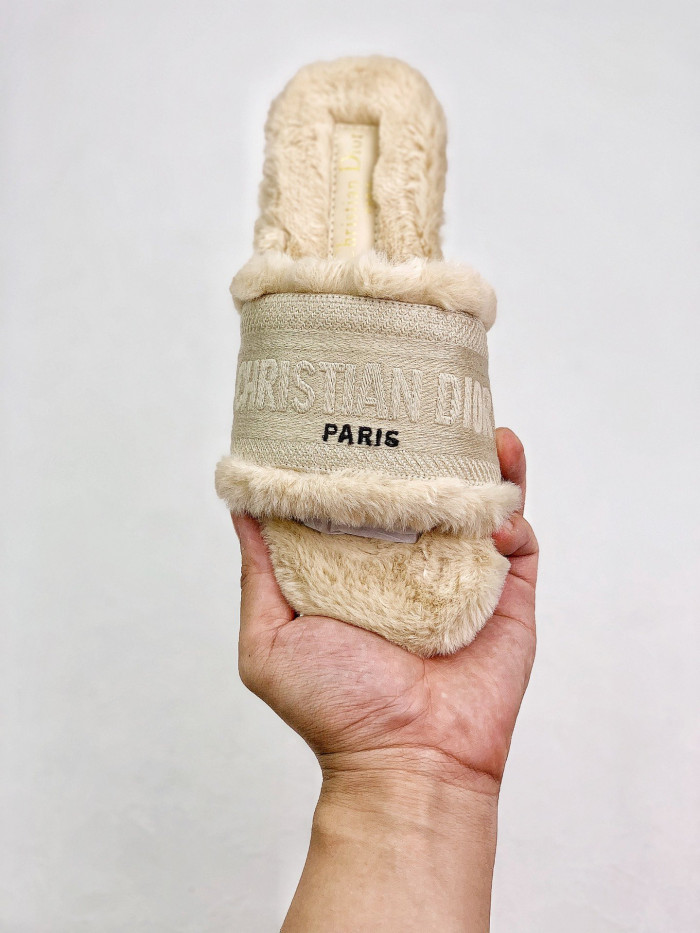 DO DESIGNER SLIPPERS