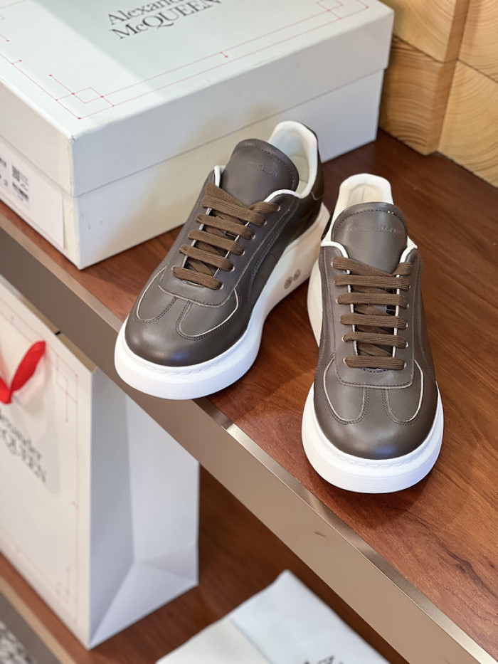Alexander McQueen sneaker