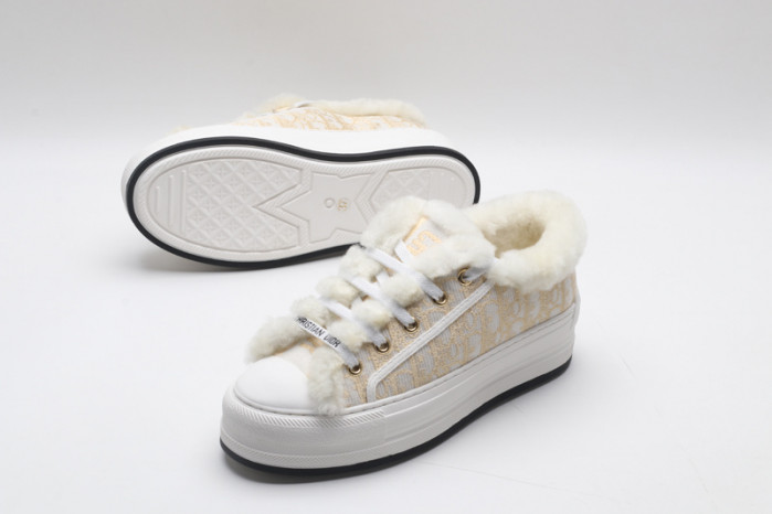 D designer sneaker