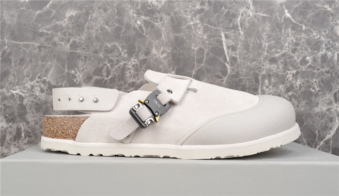 DO DESIGNER SLIPPERS