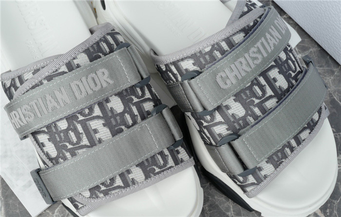 DO DESIGNER SLIPPERS