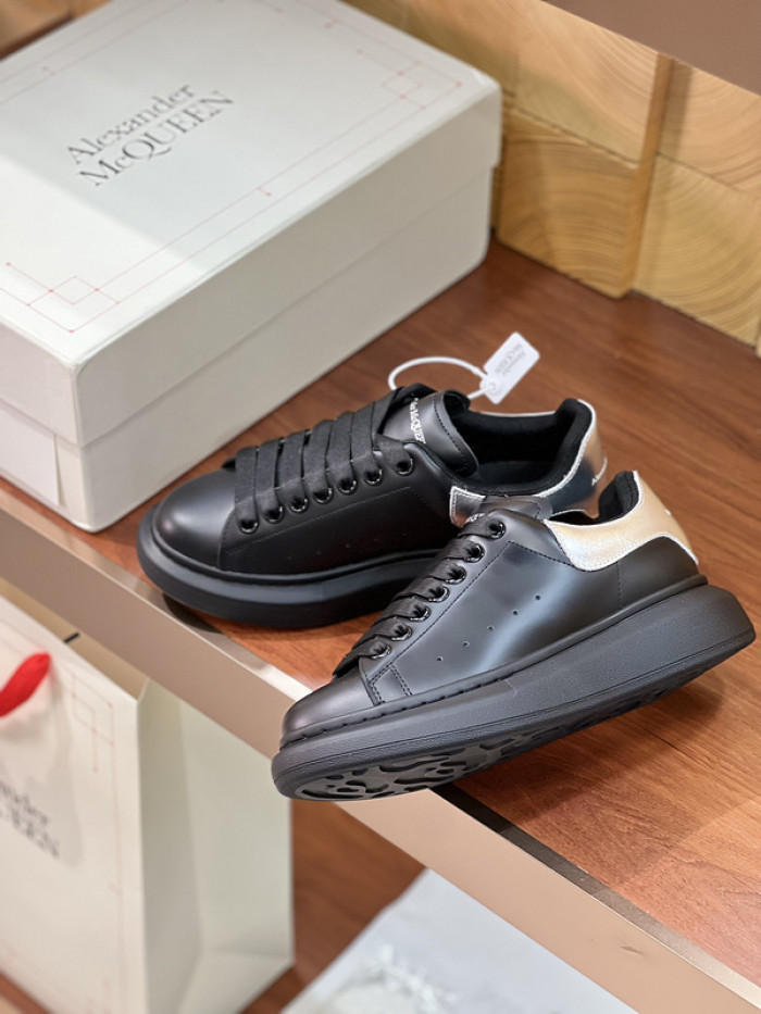 Alexander McQueen sneaker