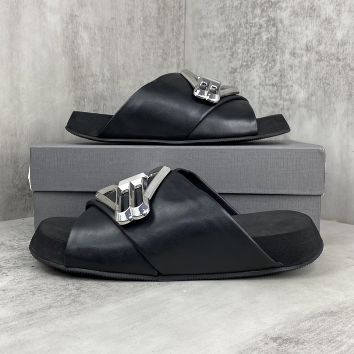 BLEN DESIGNER SLIPPERS