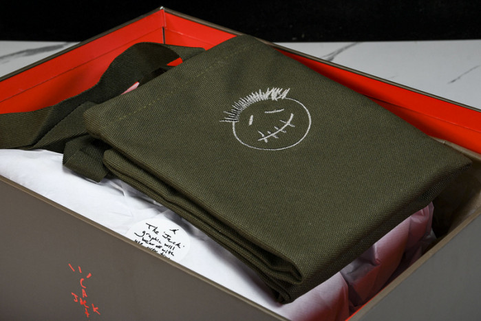 Travis Scott x Jordan Cut The Check FZ8117-100