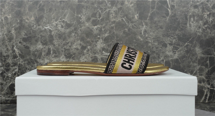 DO DESIGNER SLIPPERS