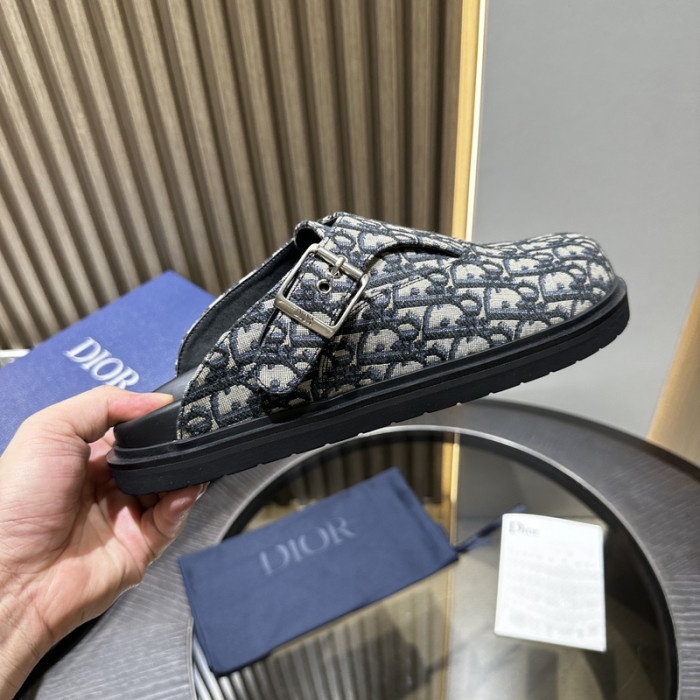 DO DESIGNER SLIPPERS