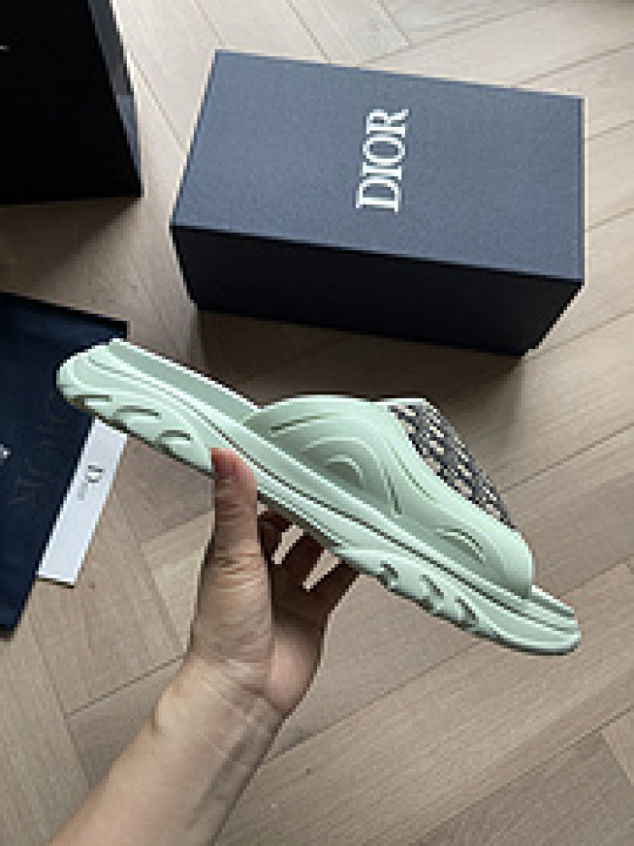 DO DESIGNER SLIPPERS