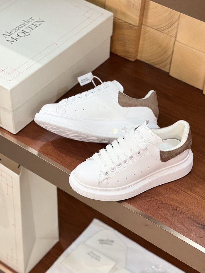 Alexander McQueen sneaker