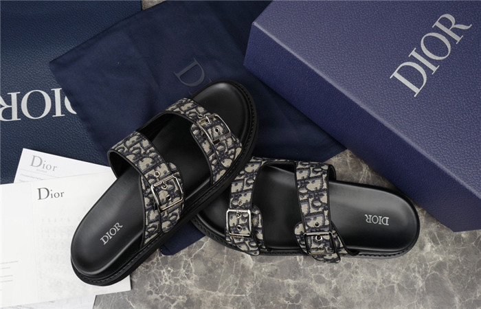 DO DESIGNER SLIPPERS