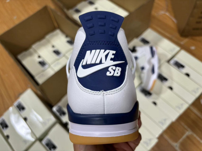 Nike SB x Air Jordan 4 “Navy” DR5415-100