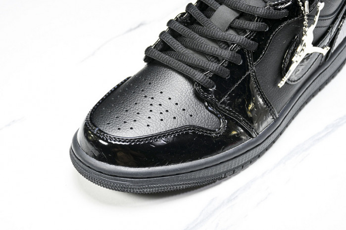 AIR JORDAN 1 HJ7743-010