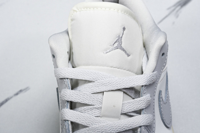 Air Jordan 1 Low DC0774-103