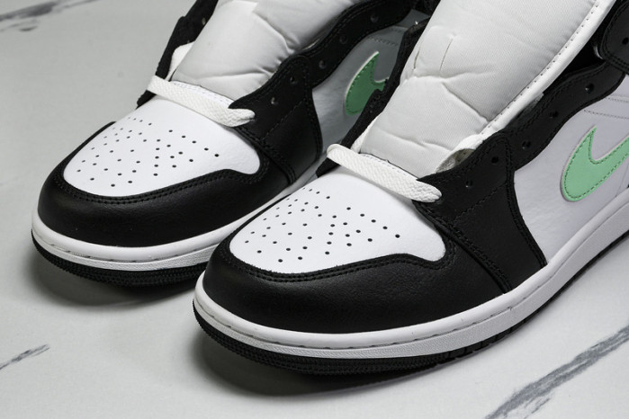 Air Jordan 1 Mid DQ8426-103