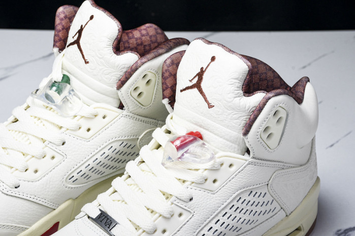 Air Jordan 5 "El Grito" Sail and Dark Pony HF8833-100