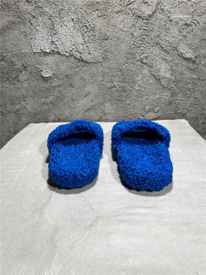BLEN DESIGNER SLIPPERS