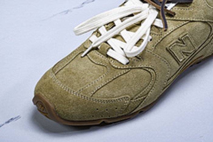New Balance Mi­u