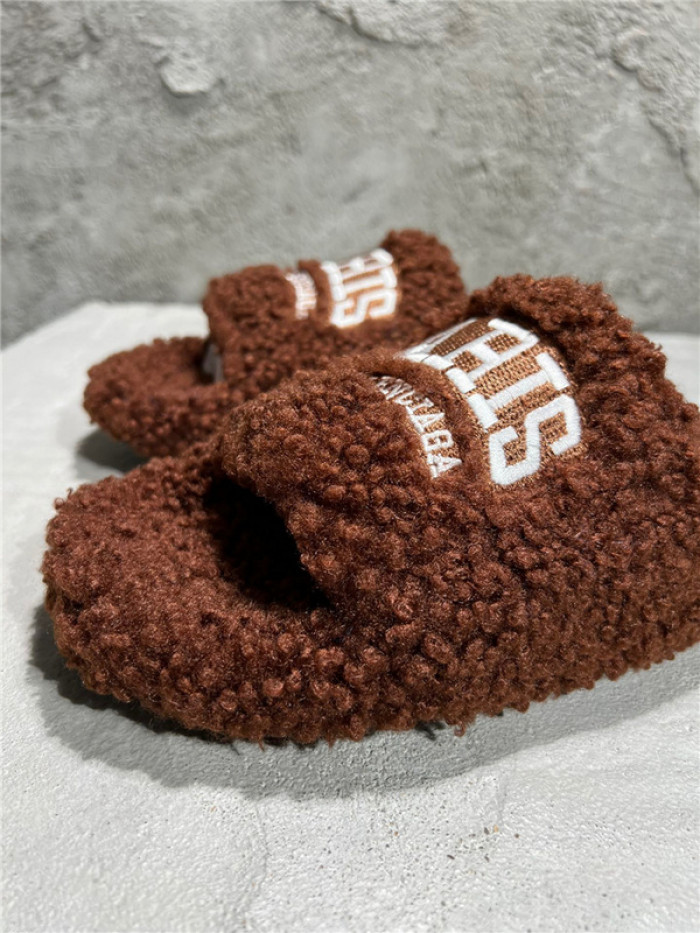 BLEN DESIGNER SLIPPERS