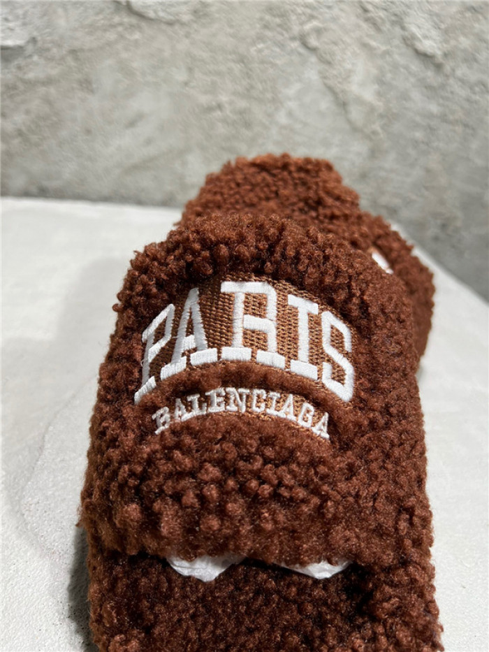 BLEN DESIGNER SLIPPERS