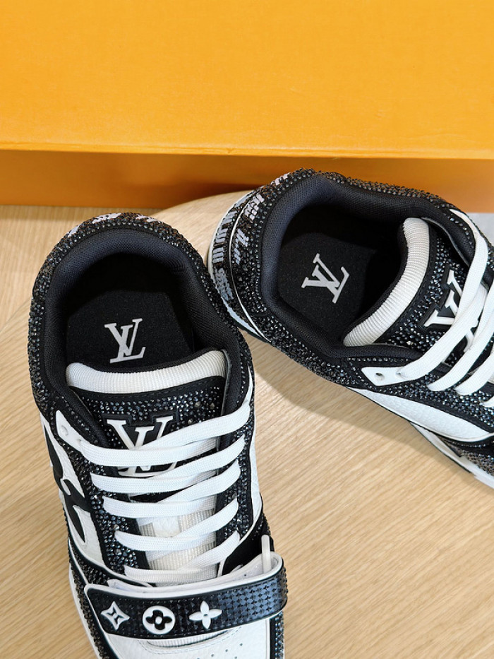 L&V SNEAKERS