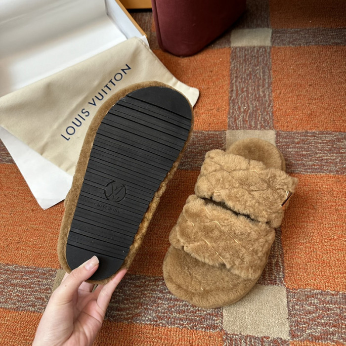L&V SLIPPERS