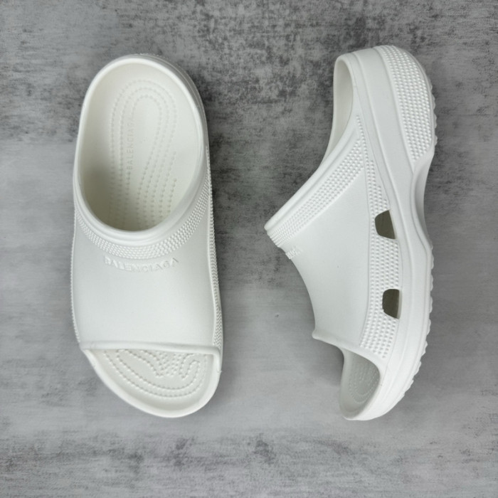 BLEN DESIGNER SLIPPERS