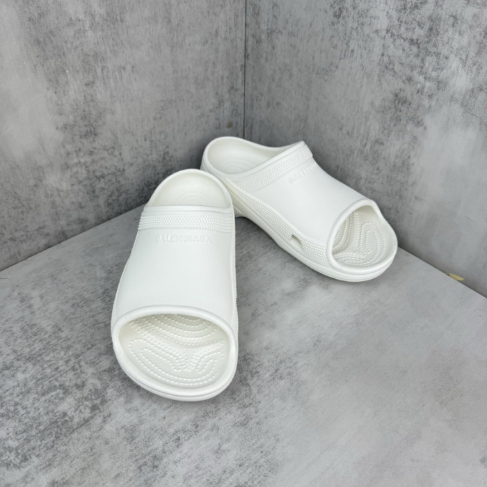 BLEN DESIGNER SLIPPERS