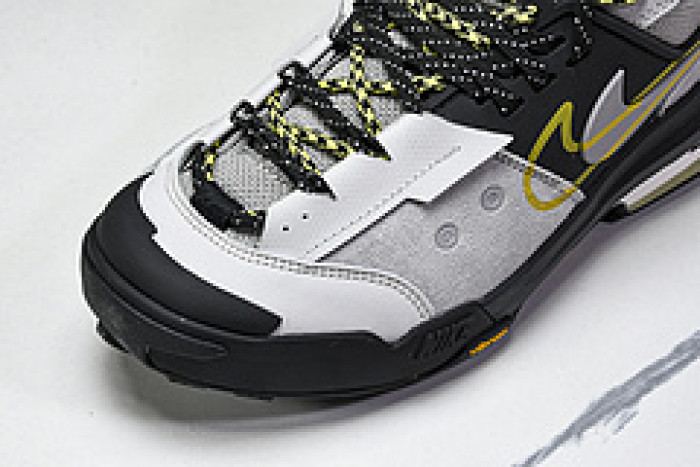 Sacai x Nike Zegamadome SP HQ8618 003